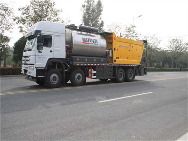 河南碎石封層車(chē)-道路養(yǎng)護(hù)神器 